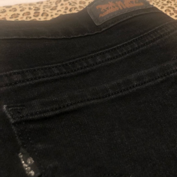 Black Levi’s 505 jeans - Picture 2 of 4
